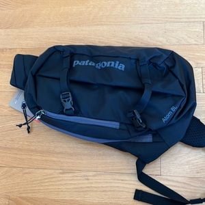 Brand new Patagonia Atom Sling 8L bag.